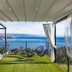 The Flat - Penthouse With Amazing Seview, Barbecue & Apartment