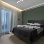 Apartment The Flat - Penthouse With Amazing Seview, Barbecue &