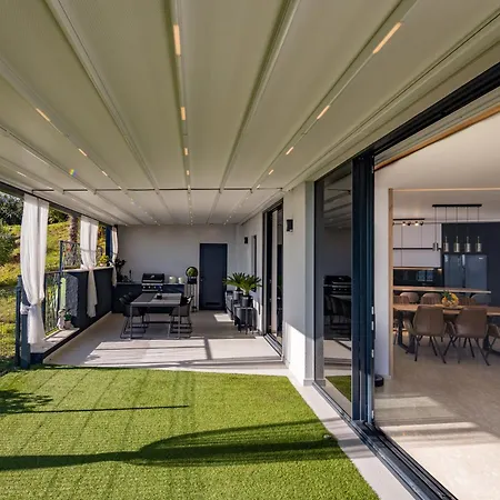 The Flat - Penthouse With Private Pool, Barbecue & *