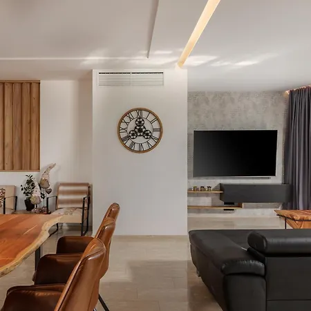 Luxury Seaview Penthouse With Private Parking, Terrace, Barbecue & Lejlighed *