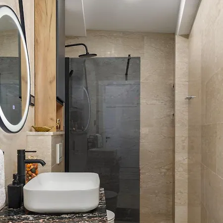 The Flat - Penthouse With Pool, Barbecue & דירה אופטיה