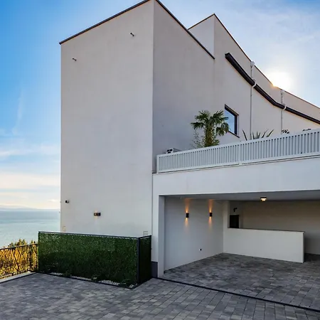 Luxury Seaview Penthouse With Private Parking, Terrace, Barbecue & *