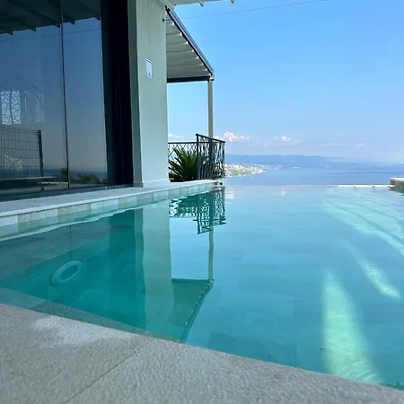 The Flat - Penthouse With Pool, Barbecue & *