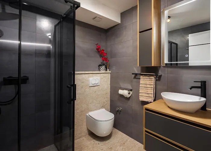 דירה The Flat Opatija - Penthouse With Private Pool, Barbecue & More אופטיה