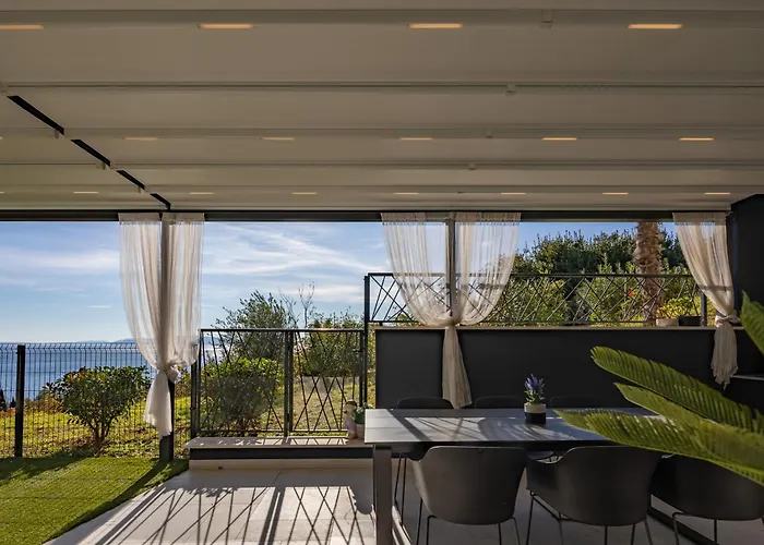 דירה The Flat Opatija - Penthouse With Private Pool, Barbecue & More *
