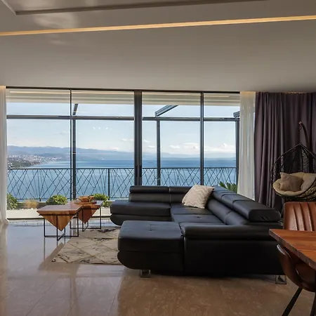 Luxury Seaview Penthouse With Private Parking, Terrace, Barbecue &