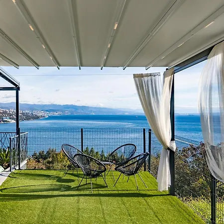 Luxury Seaview Penthouse With Private Parking, Terrace, Barbecue & Apartment