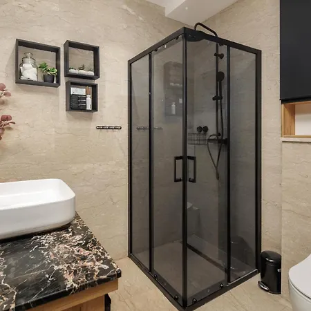 Luxury Seaview Penthouse With Private Parking, Terrace, Barbecue &