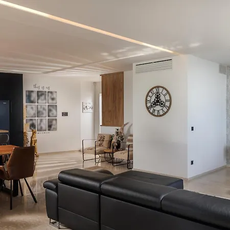 Luxury Seaview Penthouse With Private Parking, Terrace, Barbecue & Apartment *