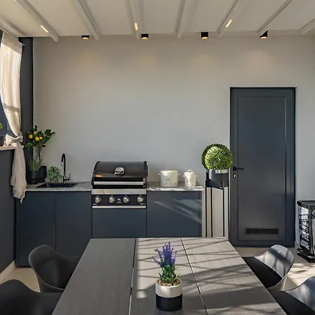 Apartment Luxury Seaview Penthouse With Private Parking, Terrace, Barbecue &