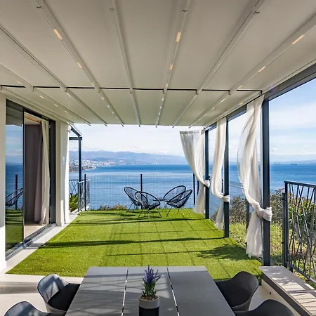 Luxury Seaview Penthouse With Private Parking, Terrace, Barbecue & Apartment