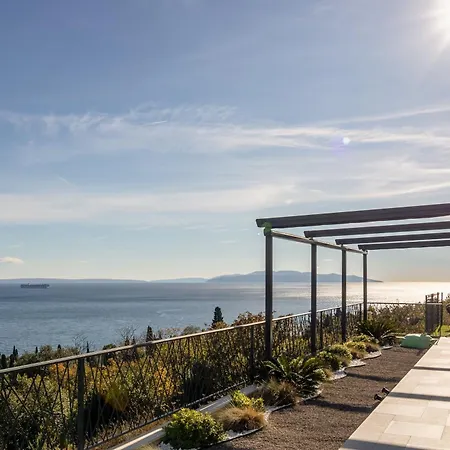 Luxury Seaview Penthouse With Private Parking, Terrace, Barbecue &