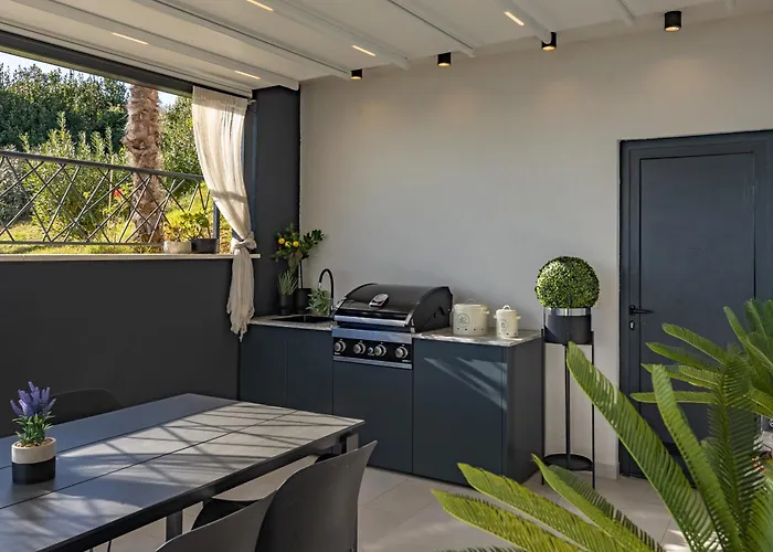 The Flat - Penthouse With Private Pool, Barbecue & Lejlighed