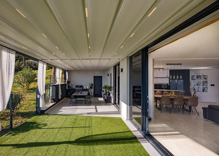 The Flat - Penthouse With Private Pool, Barbecue & *