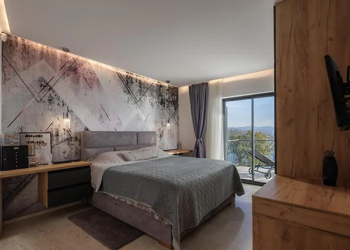 The Flat - Penthouse With Private Pool, Barbecue & *